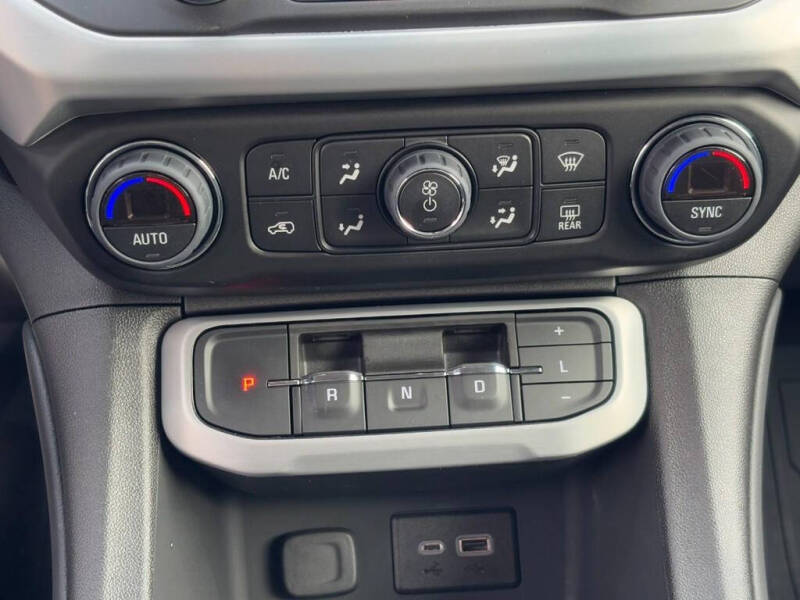 2023 GMC Acadia SLE