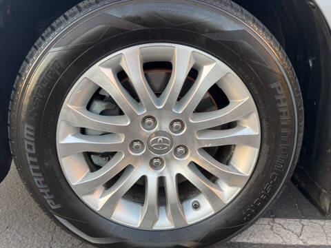 2013 Toyota Sienna XLE 7-Passenger Auto Access Seat