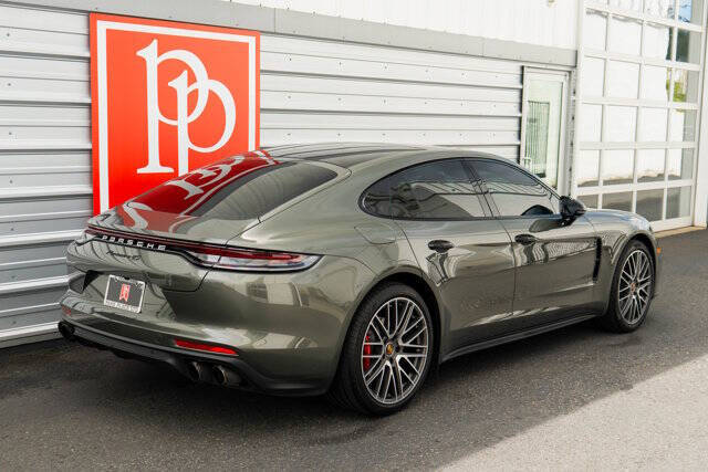 2022 Porsche Panamera 41
