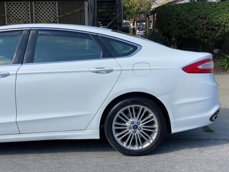 2014 Ford Fusion SE photo 9