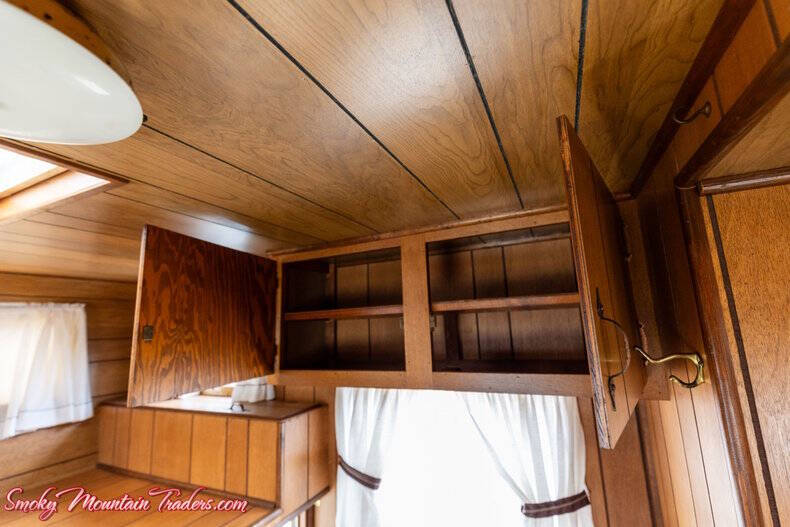 1951 International L-130