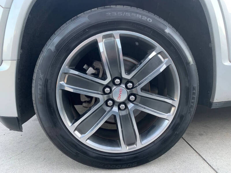 2017 GMC Acadia Denali
