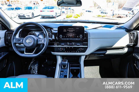 2024 Nissan Pathfinder SV