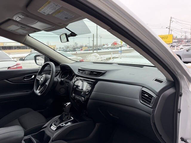 2017 Nissan Rogue SV