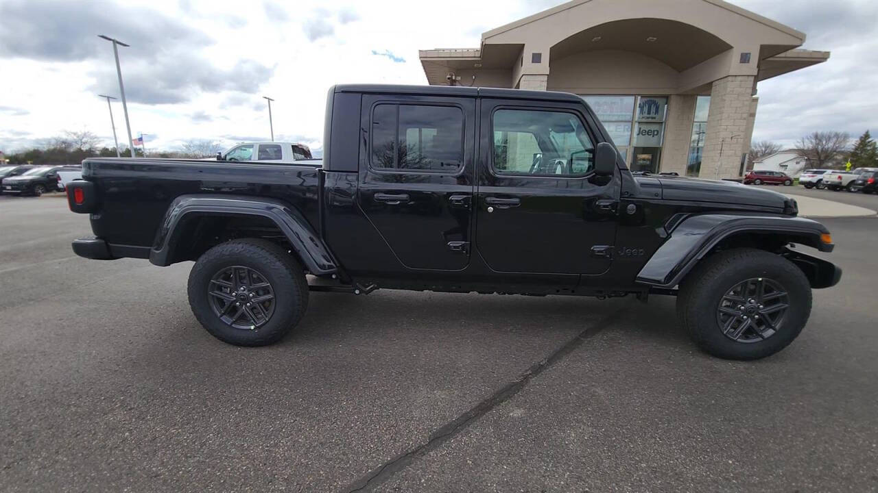 2024 Jeep Gladiator for sale at Victoria Auto Sales in Victoria, MN