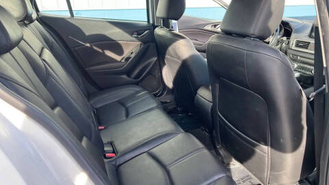 2018 Mazda MAZDA3 Touring