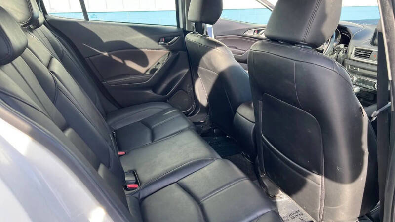 2018 Mazda MAZDA3 Touring