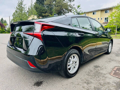 2021 Toyota Prius LE