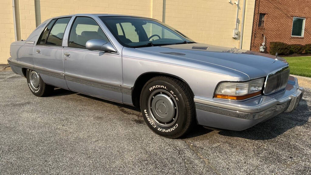 Blue 1995 Buick Roadmaster Sedan Rear-Wheel Drive 4-Speed Automatic