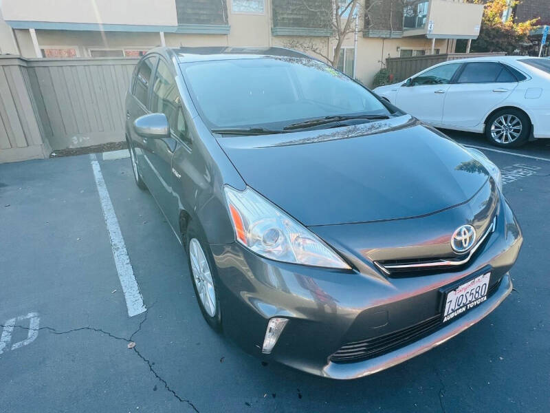 2014 Toyota Prius v Three