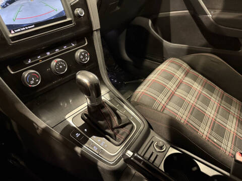 2017 Volkswagen Golf GTI S