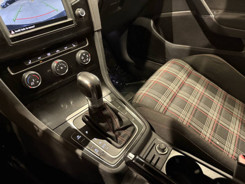 2017 Volkswagen Golf GTI S