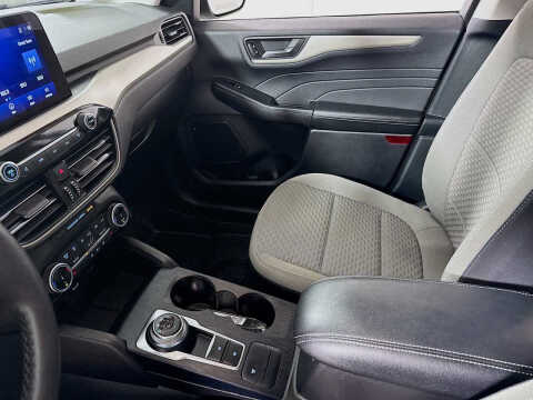 2022 Ford Escape Hybrid SE