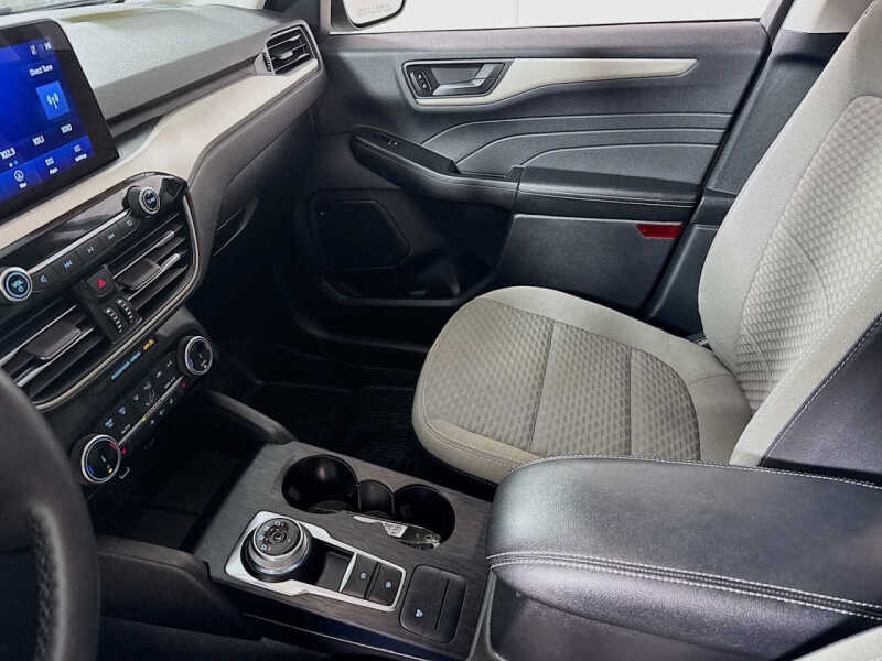 2022 Ford Escape Hybrid SE