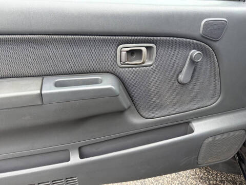 2001 Nissan Frontier XE