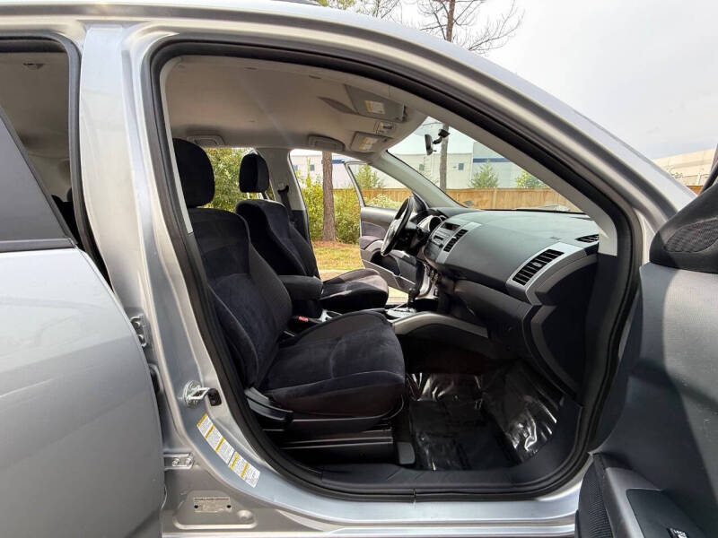 2010 Mitsubishi Outlander ES