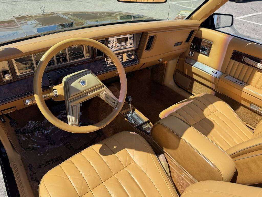 1985 Chrysler Le Baron 32