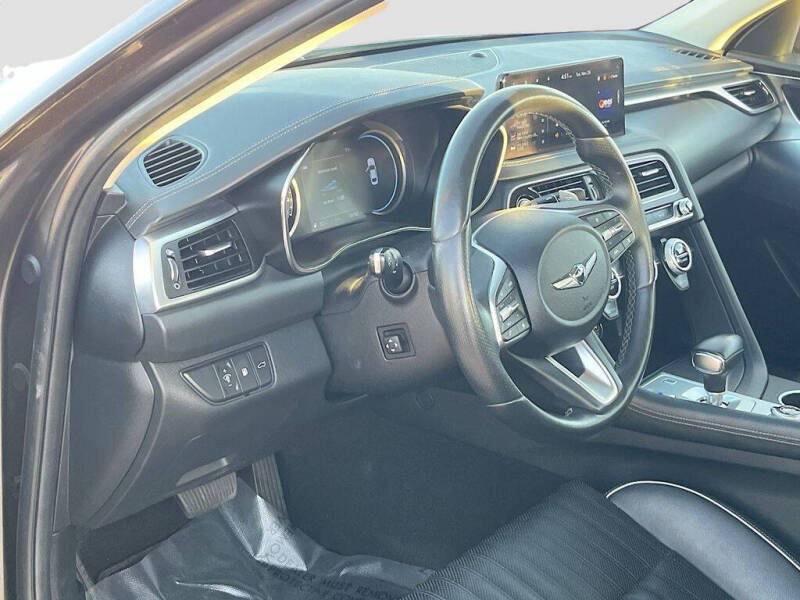 2022 Genesis G70