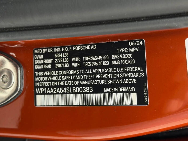 2025 Porsche Macan