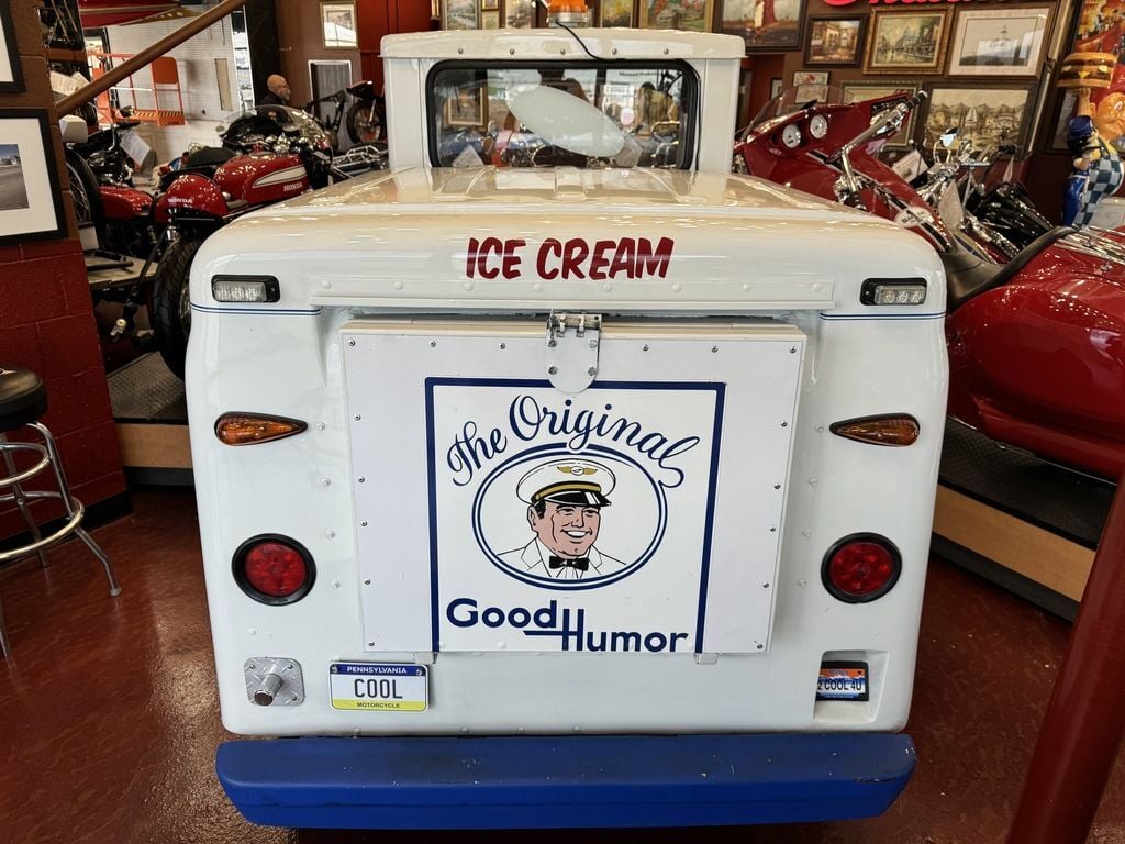 1972 Cushman Ice Cream Truck 3