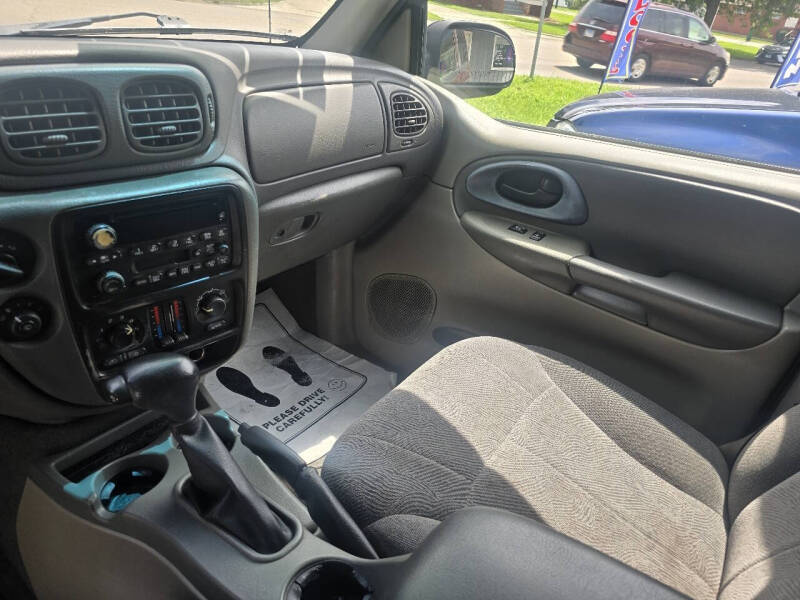 2004 Chevrolet TrailBlazer LS