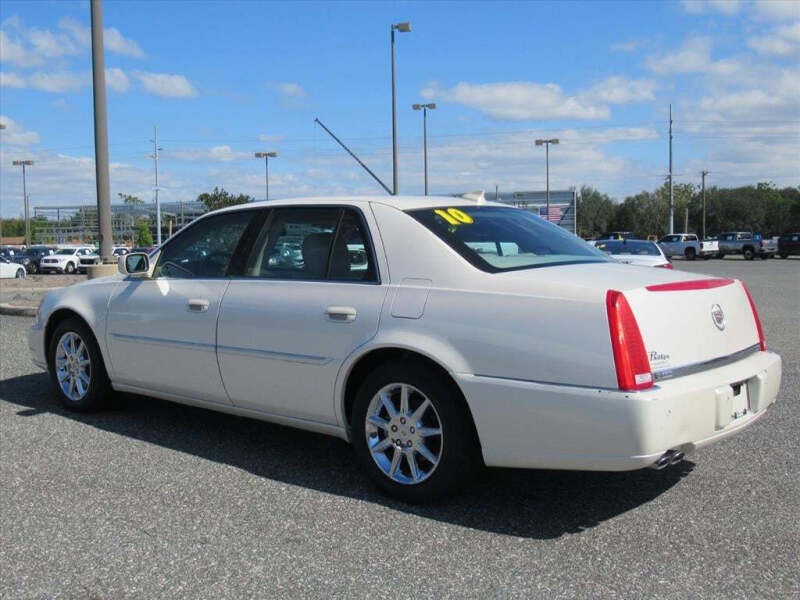2010 Cadillac DTS Luxury Collection