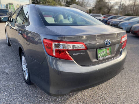 2013 Toyota Camry Hybrid LE