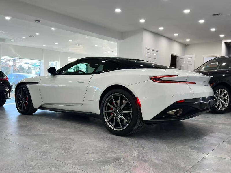 2020 Aston Martin DB11 V8