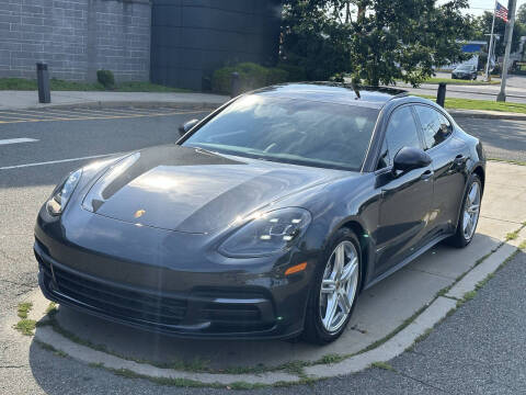 2018 Porsche Panamera 4