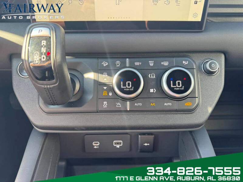 2024 Land Rover Defender 130 P400 X-Dynamic SE