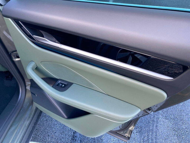 2025 Porsche Macan 4S Electric