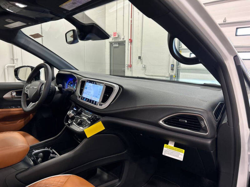 2026 Chrysler Pacifica Pinnacle