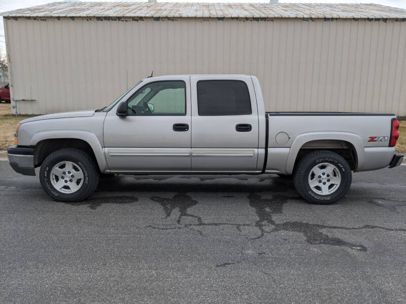 2004 Chevrolet Silverado 1500 for sale at TNK Autos in Inman KS