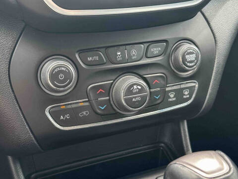 2022 Jeep Cherokee Latitude Lux