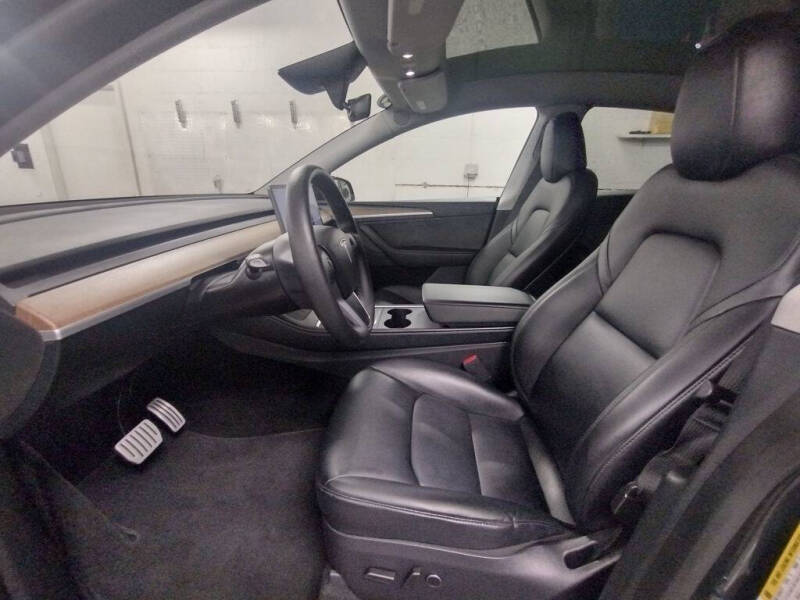 2025 Tesla Model Y Performance