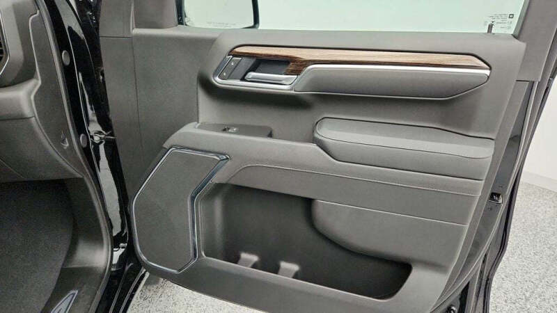 2025 GMC Sierra 1500 Elevation Standard