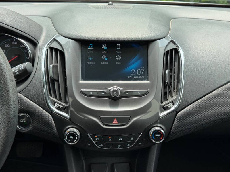 2017 Chevrolet Cruze LT Auto