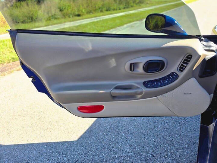 2004 Chevrolet Corvette