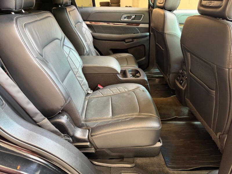 2017 Ford Explorer Platinum
