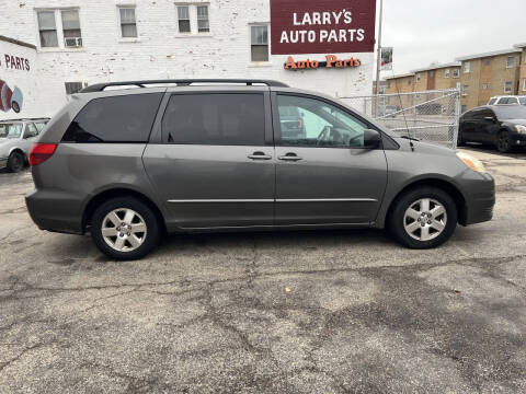 2004 Toyota Sienna LE 7 Passenger