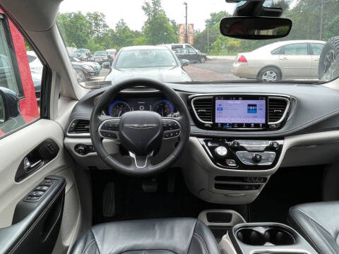 2022 Chrysler Pacifica Touring L