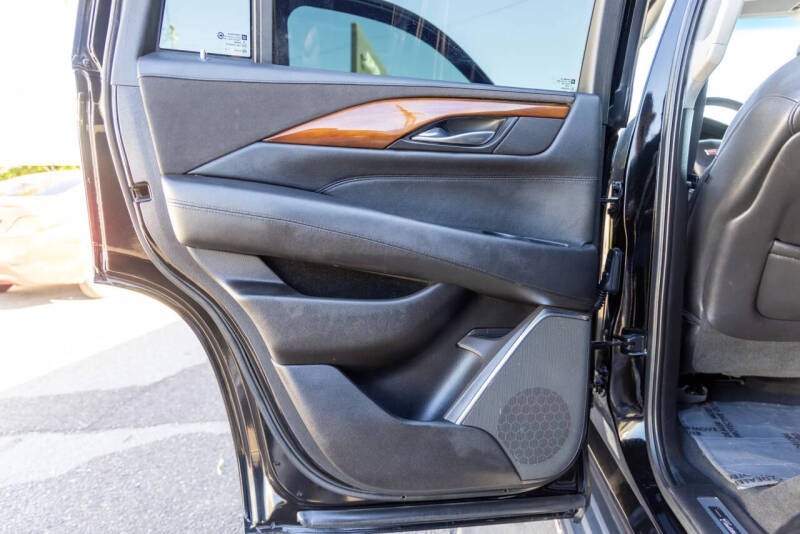 2017 Cadillac Escalade Luxury