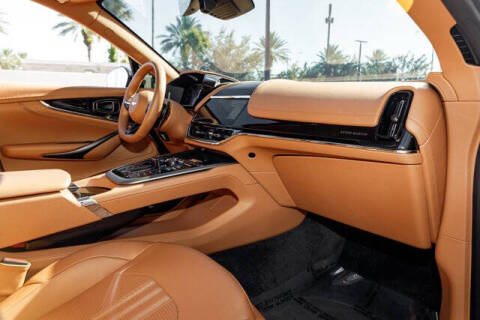 2025 Aston Martin DBX 707