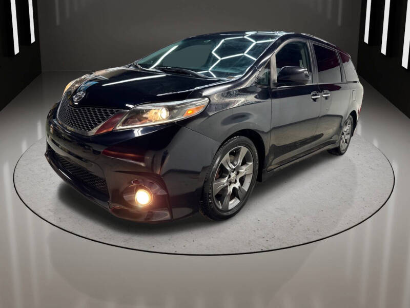 2016 Toyota Sienna SE 8-Passenger