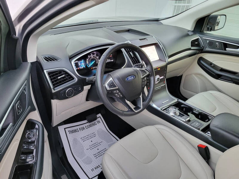 2020 Ford Edge Titanium