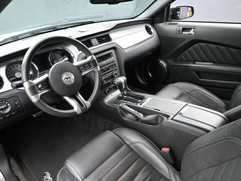 2011 Ford Mustang V6