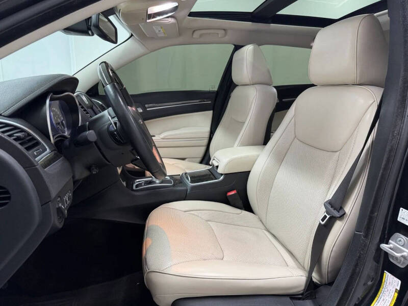 2017 Chrysler 300 C