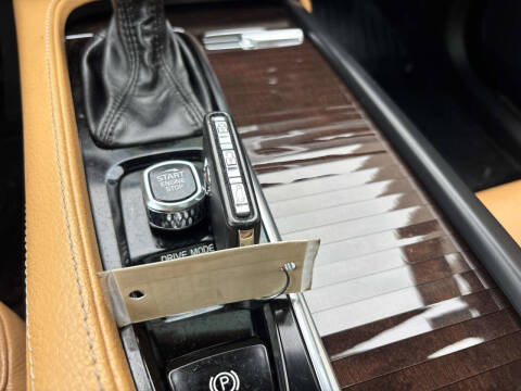 2018 Volvo XC90 T6 Momentum