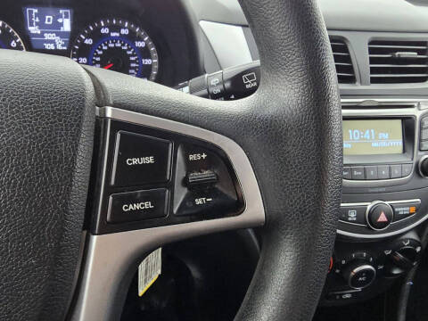 2017 Hyundai Accent SE