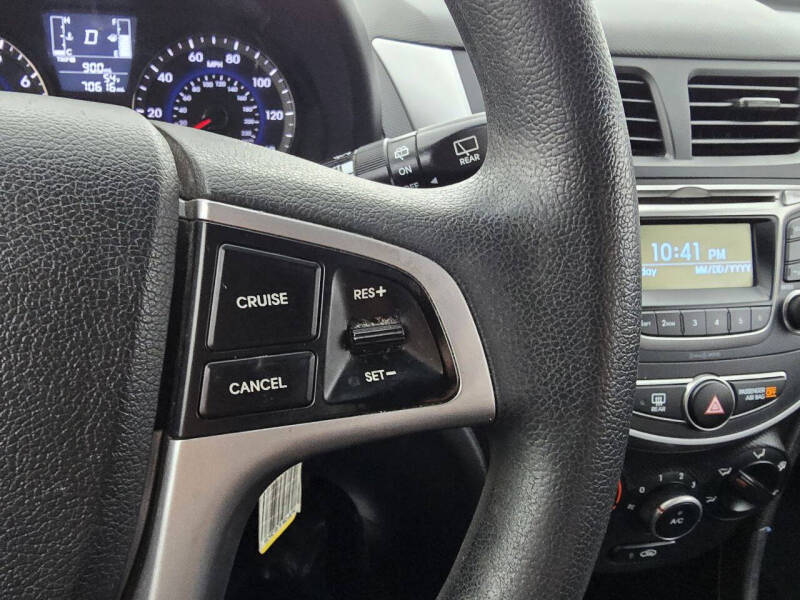 2017 Hyundai Accent SE